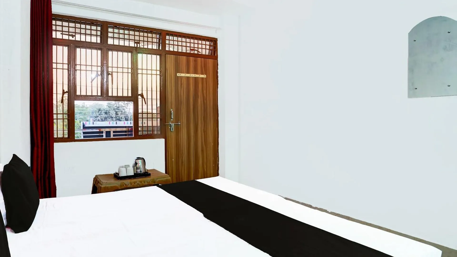 Hotel O 7 Star Hotel & Restaurant Agra  3*, Agra (Uttar Pradesh)